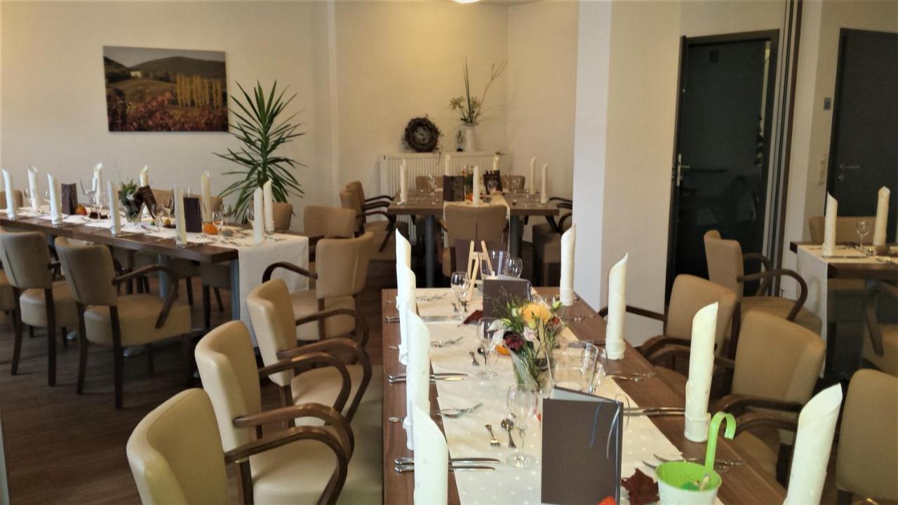 Hotel-Restaurant Pfaelzer Hof Edenkoben Extérieur photo