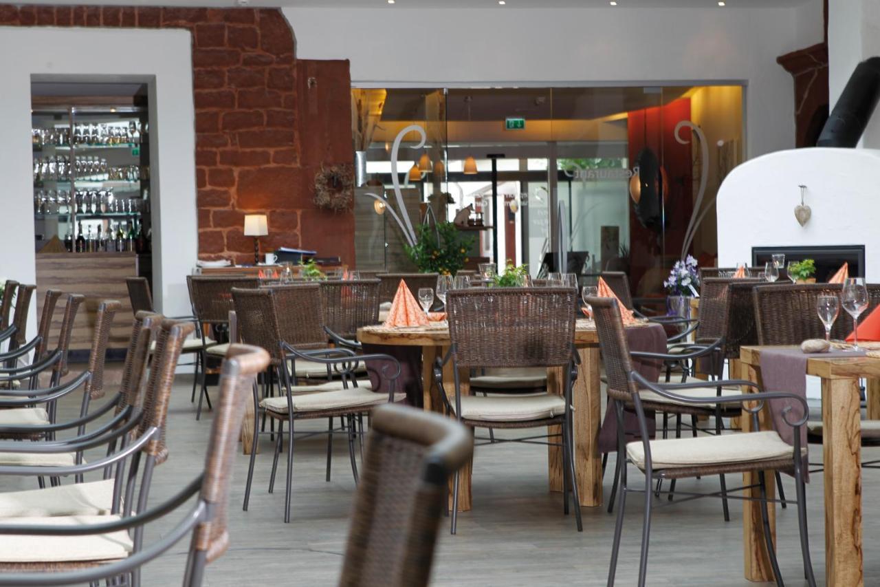 Hotel-Restaurant Pfaelzer Hof Edenkoben Extérieur photo