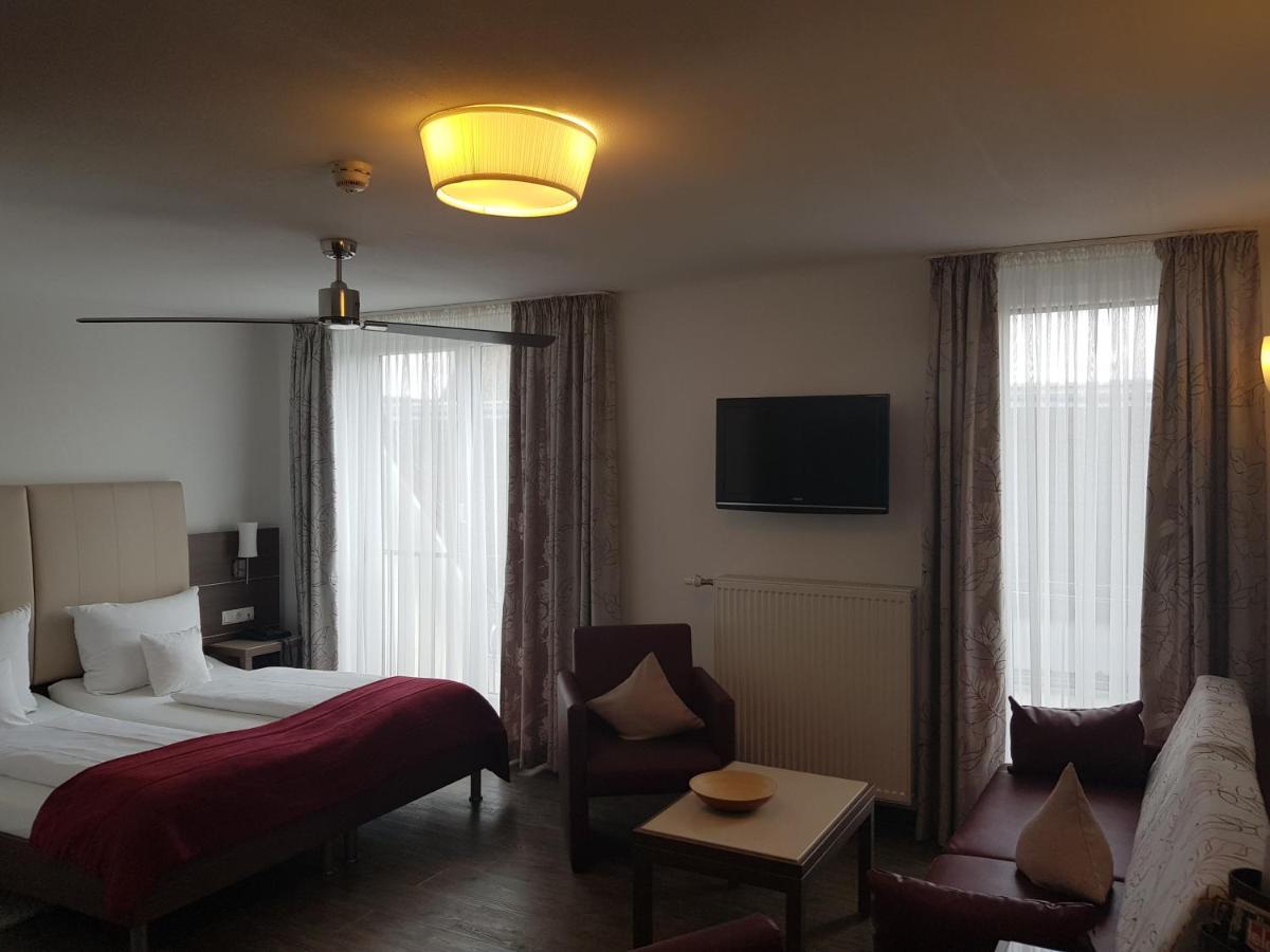 Hotel-Restaurant Pfaelzer Hof Edenkoben Extérieur photo