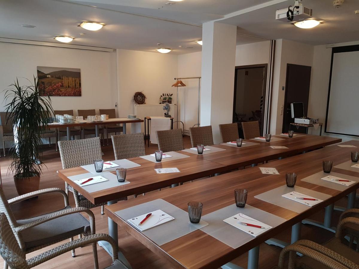 Hotel-Restaurant Pfaelzer Hof Edenkoben Extérieur photo