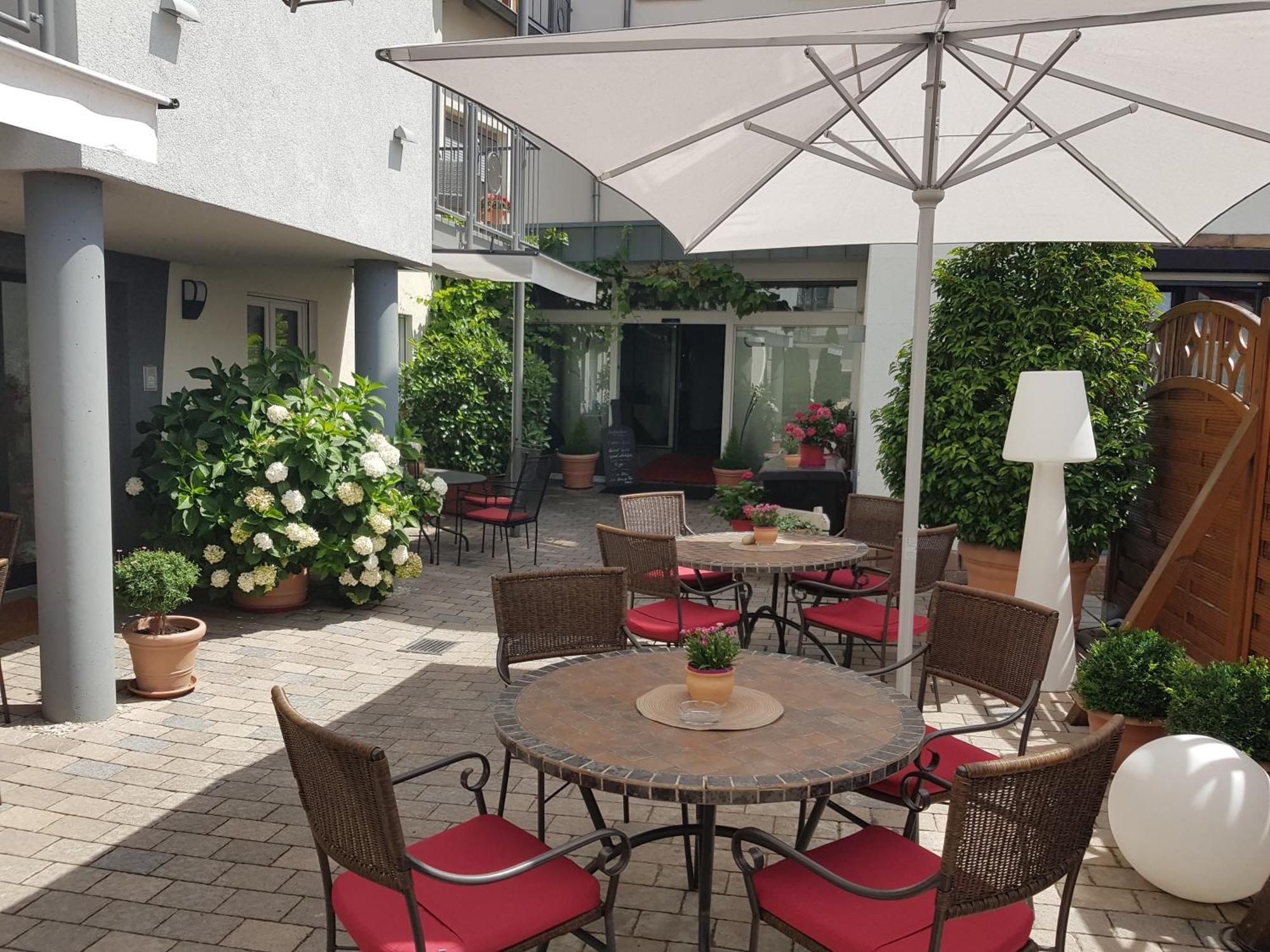 Hotel-Restaurant Pfaelzer Hof Edenkoben Extérieur photo