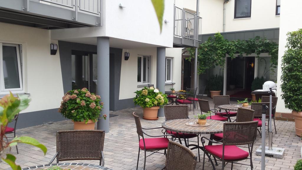 Hotel-Restaurant Pfaelzer Hof Edenkoben Extérieur photo
