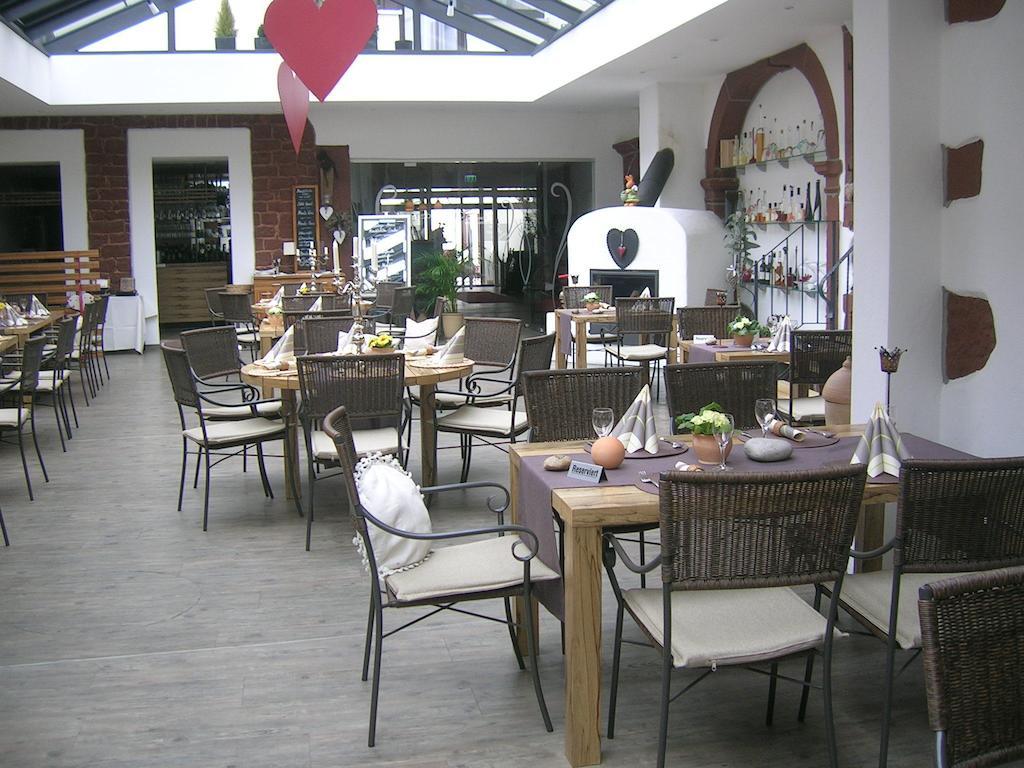 Hotel-Restaurant Pfaelzer Hof Edenkoben Extérieur photo