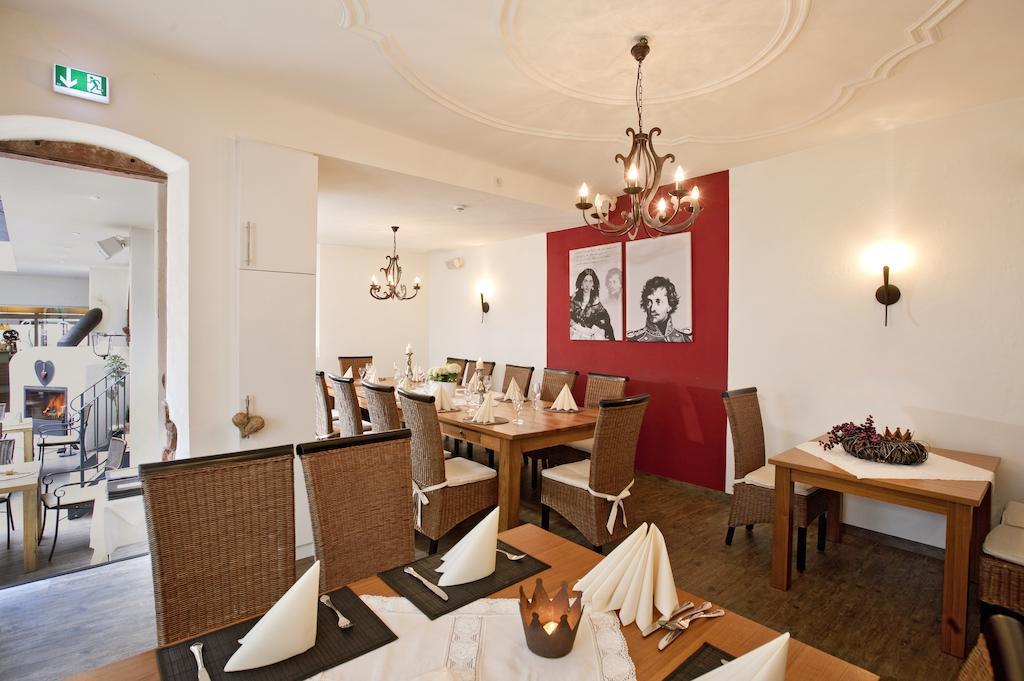 Hotel-Restaurant Pfaelzer Hof Edenkoben Extérieur photo