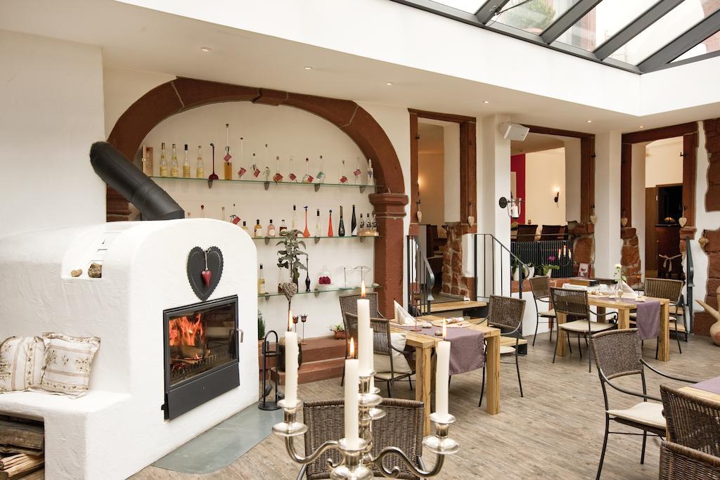Hotel-Restaurant Pfaelzer Hof Edenkoben Extérieur photo